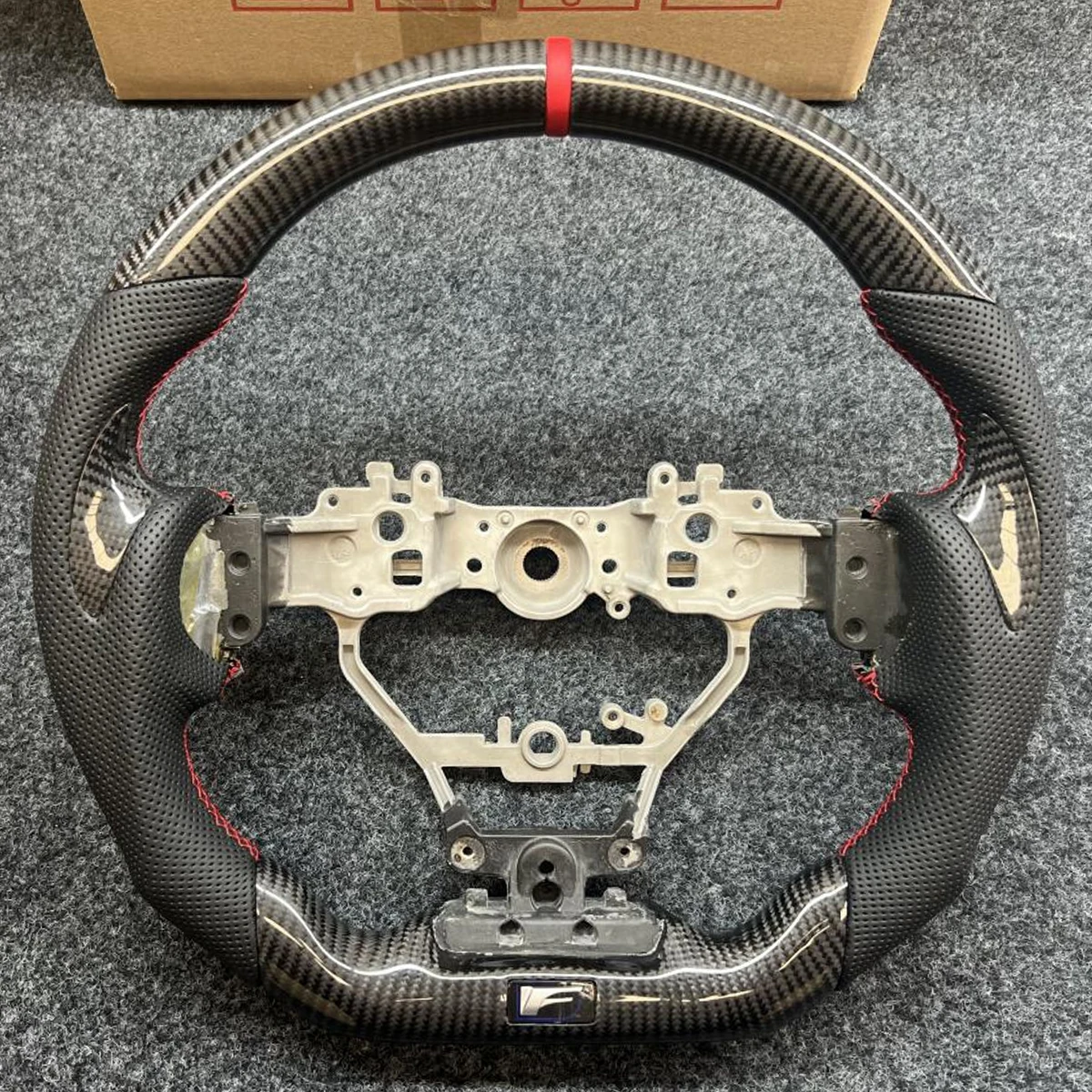 

Real Carbon Fiber Steering Wheel Nappa Preforated LeatherUpgrade And Modification For Lexus IS CT NX RCF