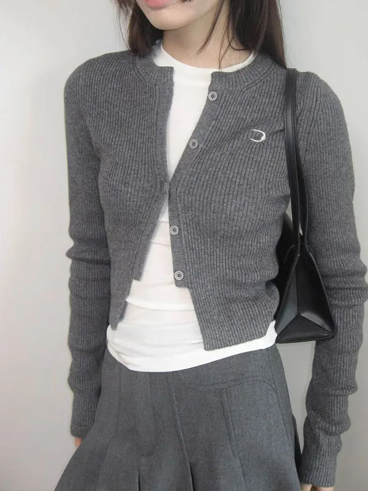 2024 classic all-match single-breasted gray knitted cardigan for women in early autumn new short sweater layered top with high-e