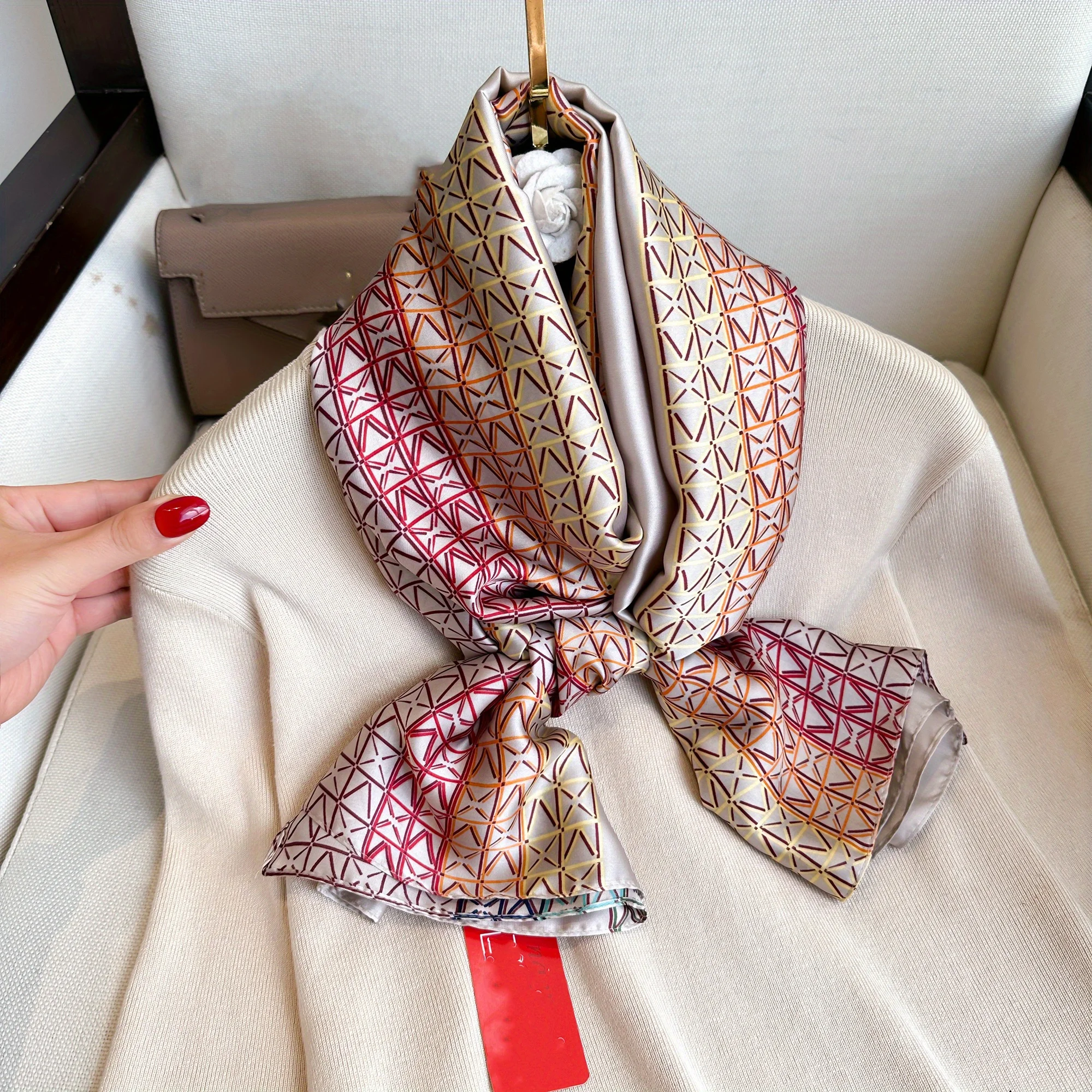 جديد Lijing الساتان وشاح الموضة قميص نسائي الديكور وشاح سلسلة هندسية اللون منعت التنقل وشاح