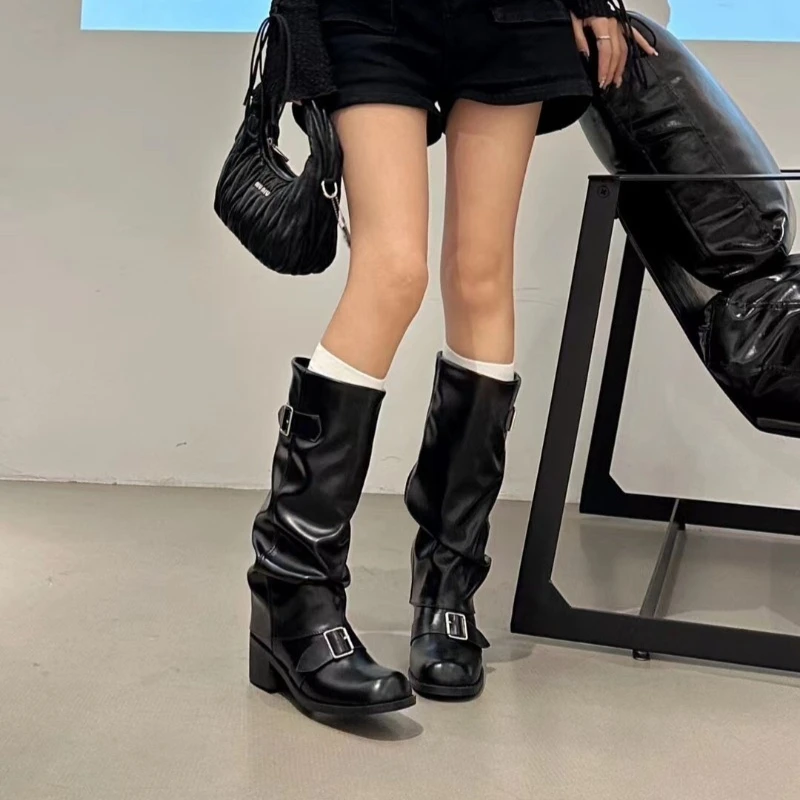 Winter fashion retro mid-calf boots, new style thick heel, elegant and versatile for all occasions. Fashionable women's boots.