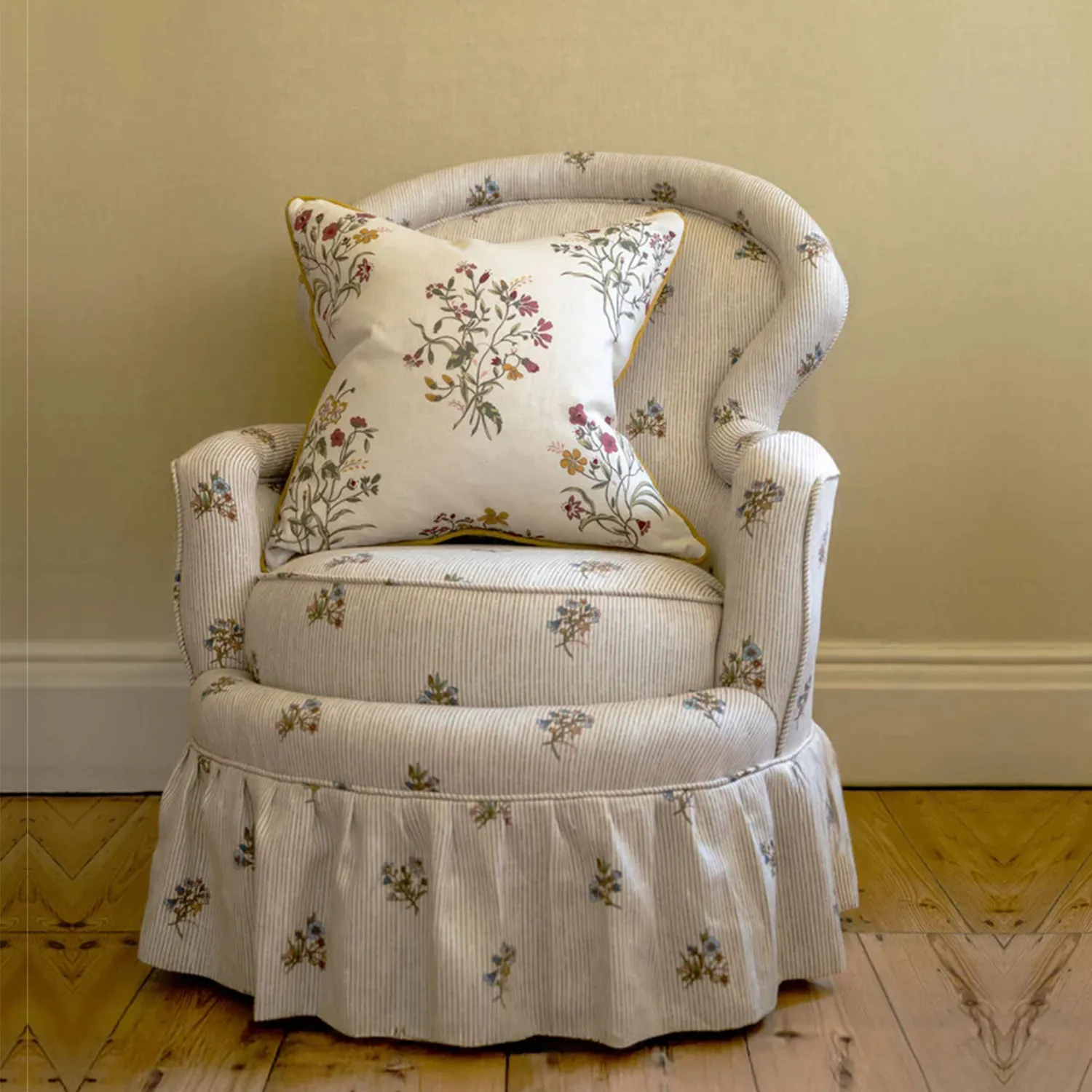 American retro solid wood sofa chair small apartment living room printed leisure chair French country villa bedroom single chair