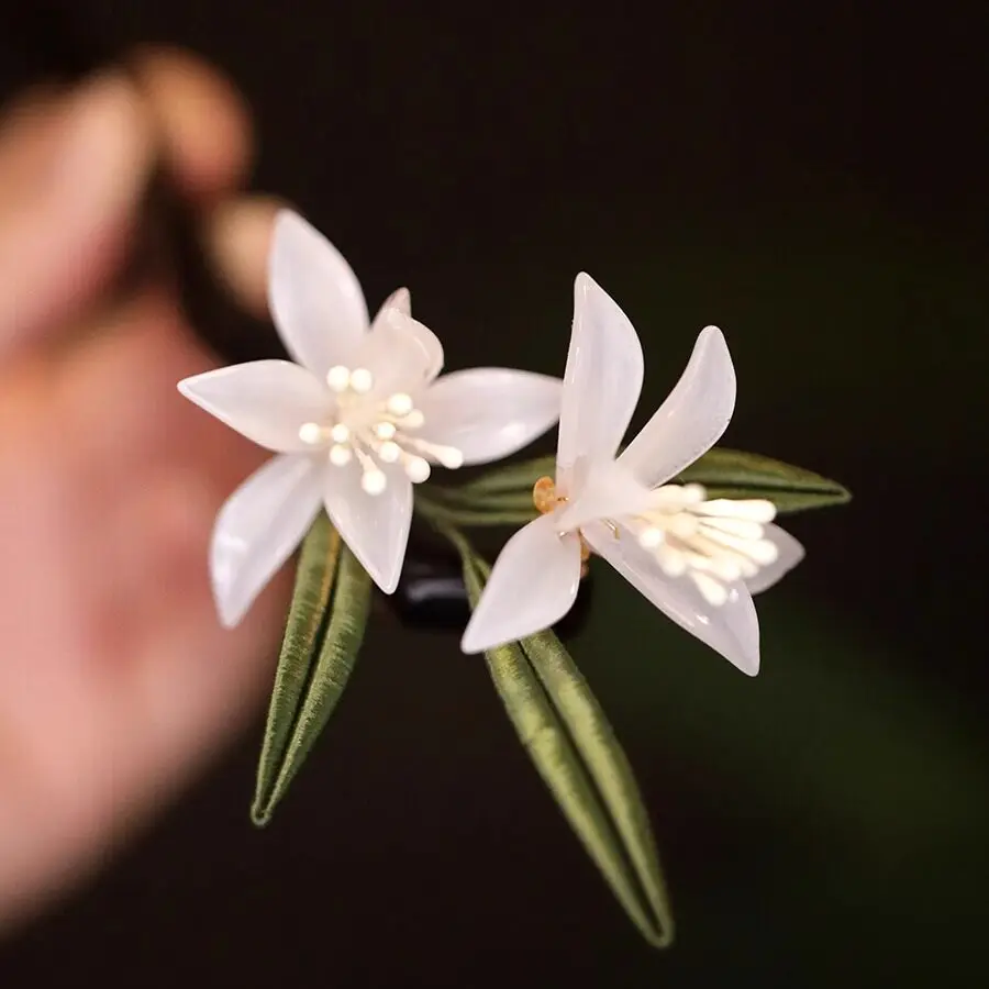 Chinese Style Hanfu Sandalwood Hair Stick White Magnolia Flower Ancient Traditional Hairpin For Women Cheongsam Accessory Elegan