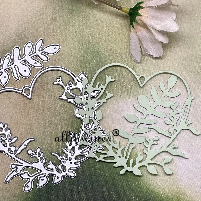 

New Heart Leaf Pendant Frame DIY Craft Metal Cutting Die Scrapbook Embossed Paper Card Album Craft Template Stencil Dies