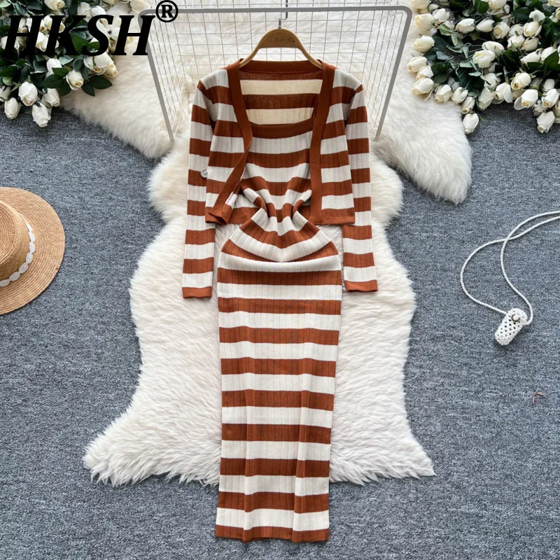 

HKSH Autumn New Women French Elegant Dress Striped Slimming Knitted Strap Dresses Long Sleeve Cardigan Coat Two-piece Set HK7900