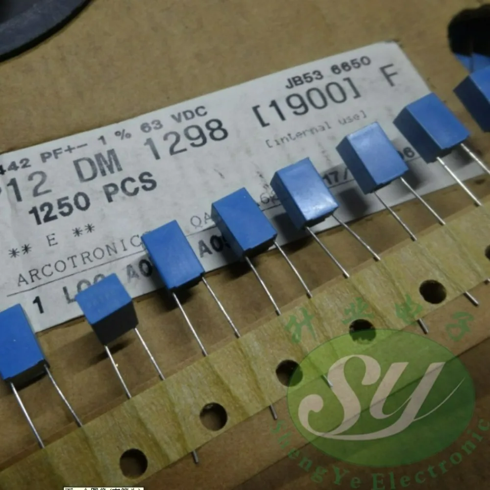 10pcs/lot AV P12 MKP 0.00044uf 63V 0.442nF 442pF 441 F Brand New 5mm High-Precision Film Capacitor P12DM12981900F