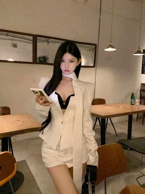 

Korean Sweet Hot Suit Women's Spring Stripe Long-sleeved Coat High Waist A-line Shorts Two-piece Set Fashion Female Clothes