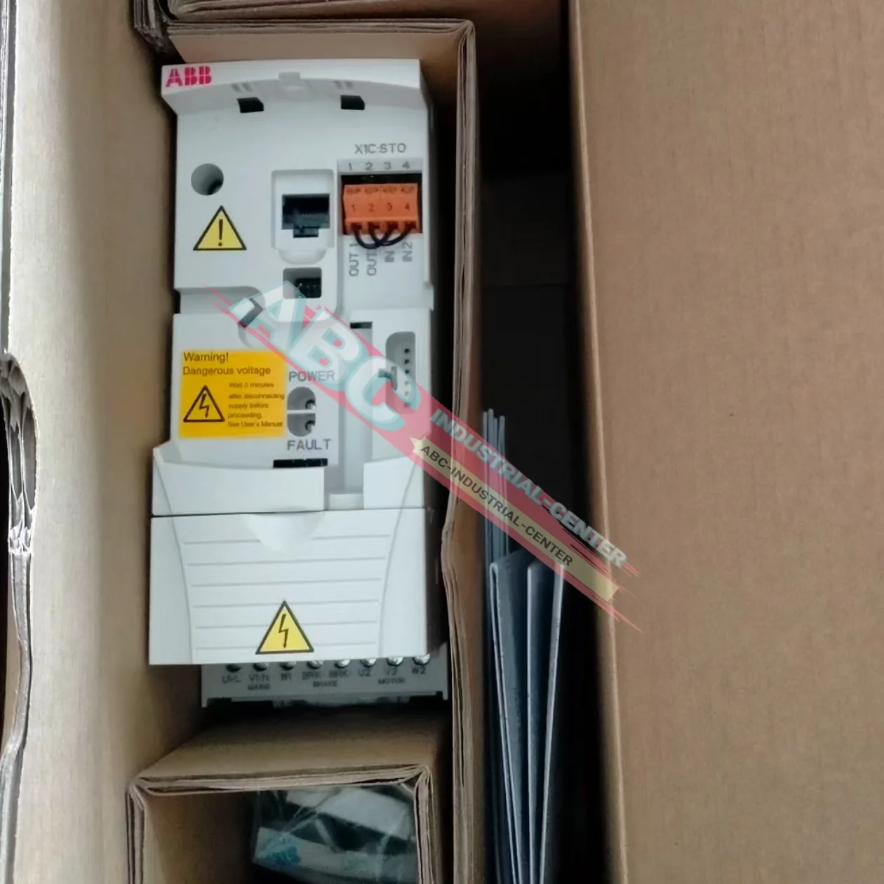 Novo ACS355-03E-03A5-2 ACS355-03E-04A1-4 VFD