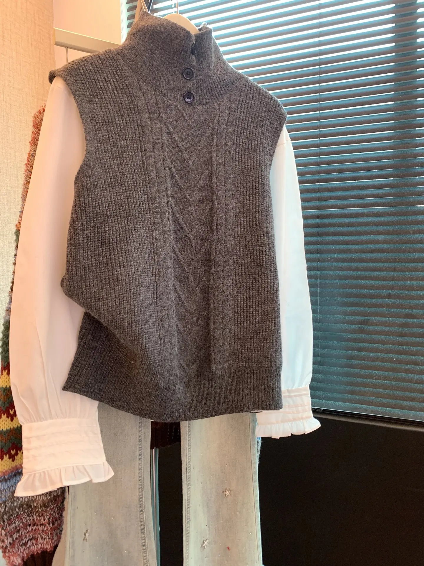 

Корейский вязаный жилет с высоким воротником, имитация двухслойности, с длинными рукавами, женский топ, новинка ранней весны