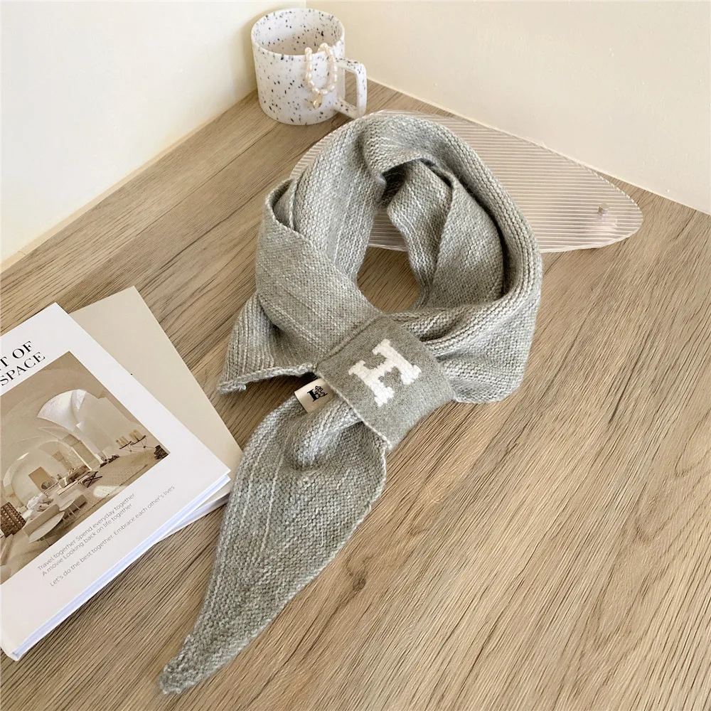 Women Girls Autumn And Winter Knitted Scarf Shawl Fashionable Decoration Warm Short Muffler Apparel Accessories