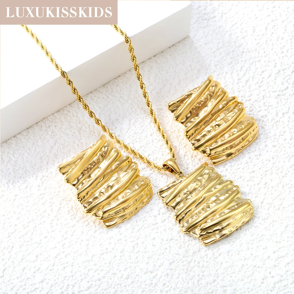 LUXUKISSKIDS Vintage Golden Jewelry Set Fashion 2025 Stainless Steel Round Pendant Necklace Earrings Sets Texture Accessories