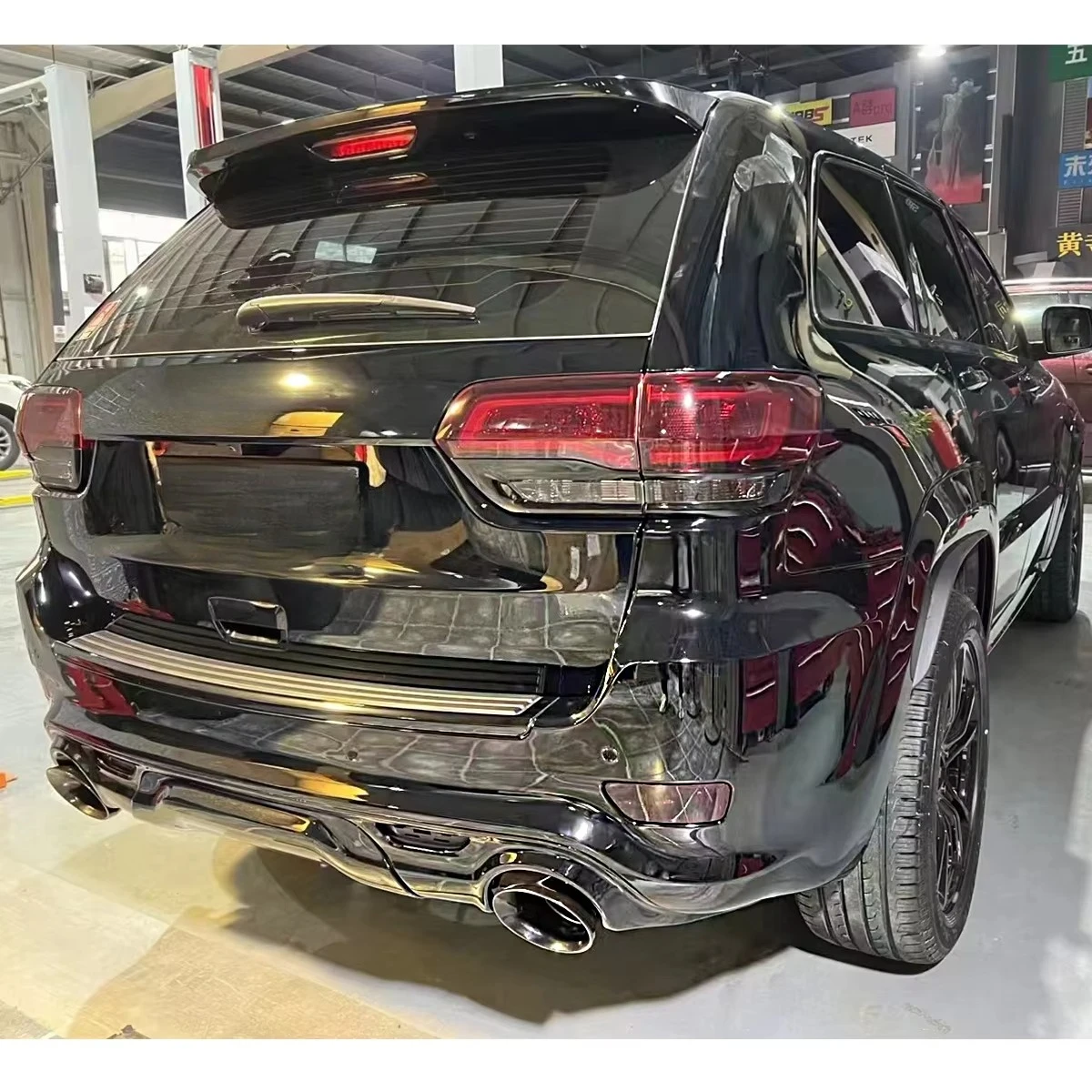 Change to SRT Style Side Skirt Grill Bumpers Body Kit for Jeep Grand Cherokee 2017-2021. 6