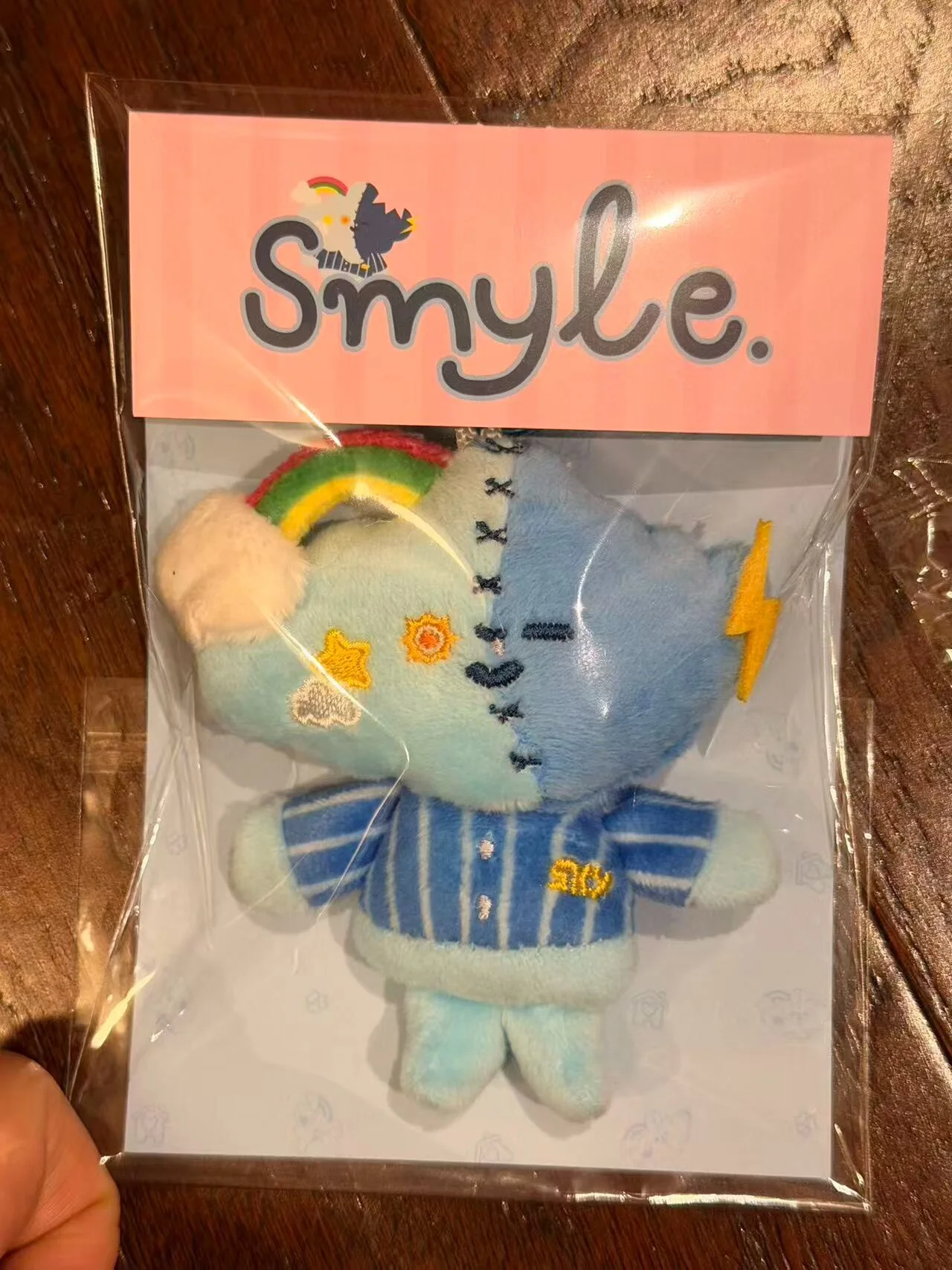 

В наличии GmmTV Спортивная встреча Тайская звезда SkyNani High School Frenemy Breezy Ballon Smyle Мини-брелок