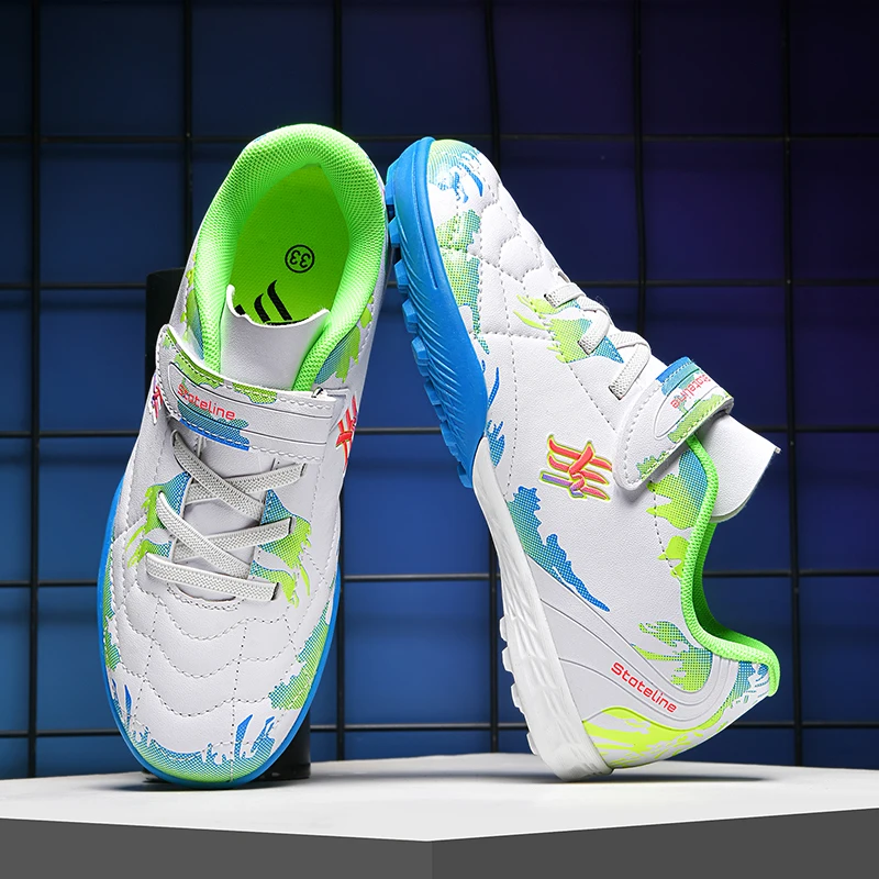 

New Football Shoes Fast Professional Sneaker 33-38 Children Non Slip Society Cleats Soccer Shoes Kid Indoor Football Field Boots