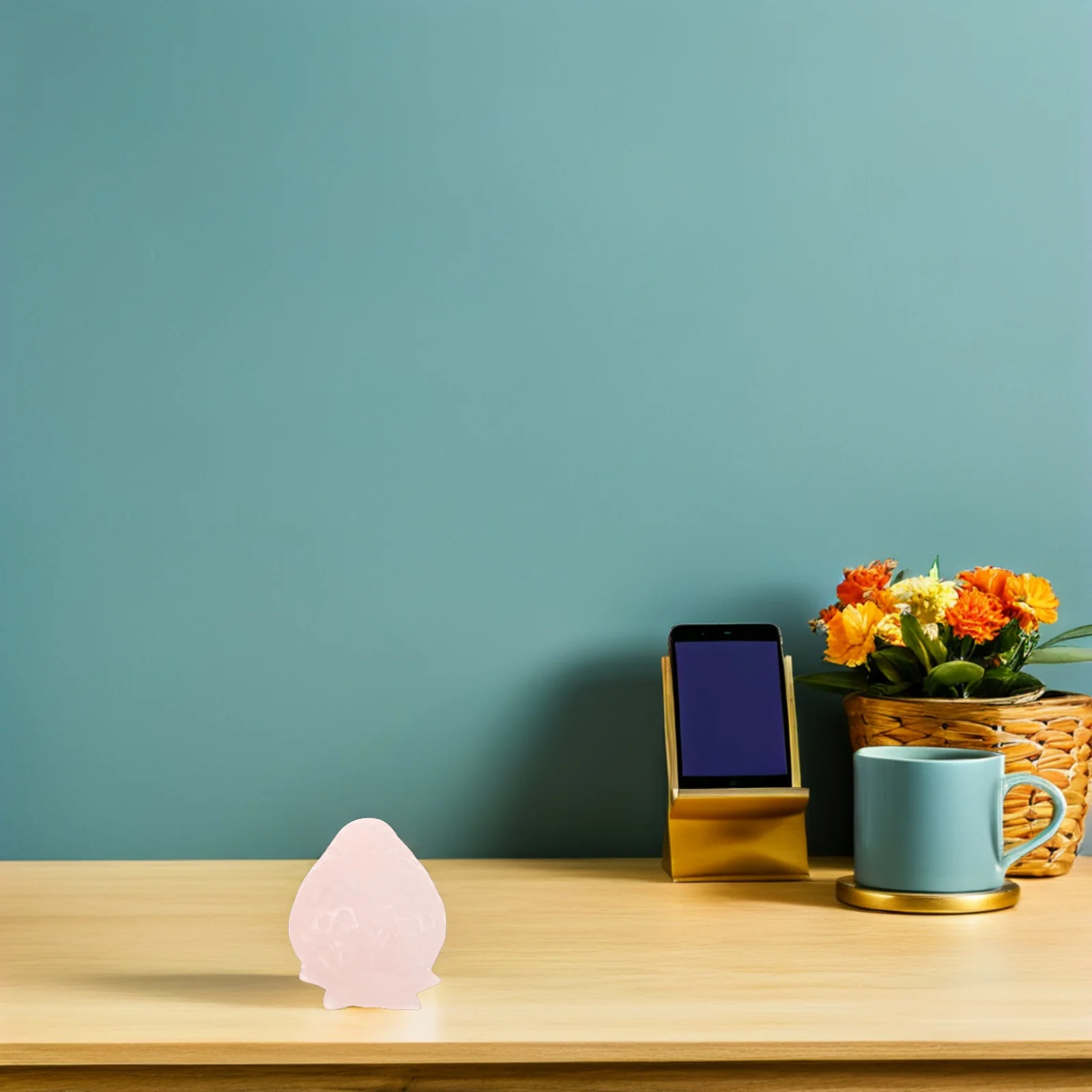 

Rose Quartz Strawberry Natural Crystal Fruit Statue Paperweight Desktop Ornament Vintage Decor Tabletop Centerpiece Artificial