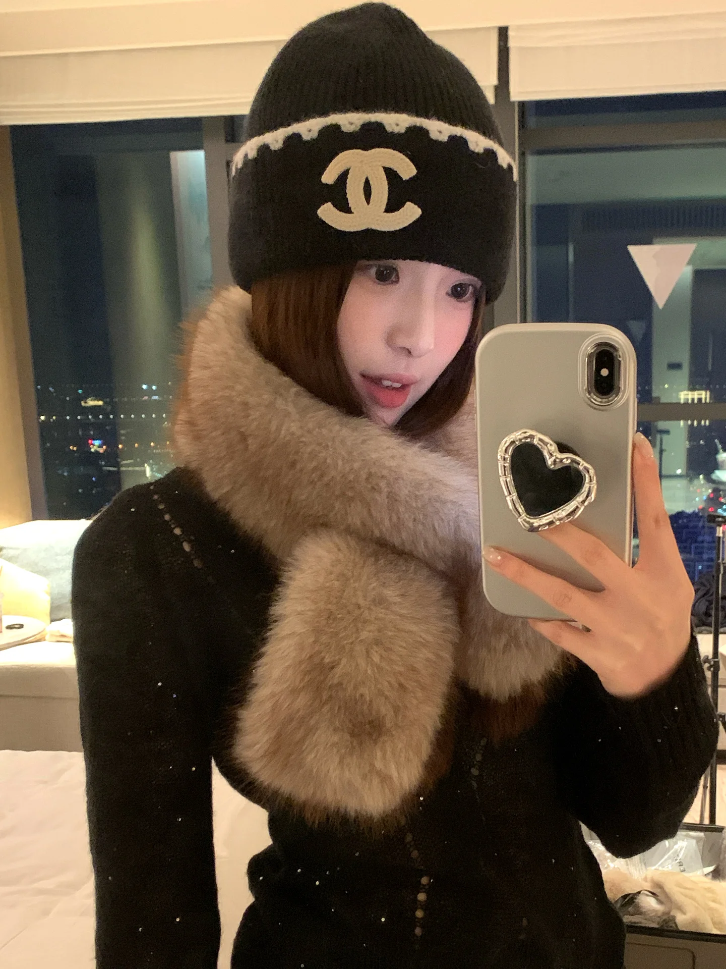 韓国スタイルショートプラッシュスカーフ女性のファッション冬暖かい肥厚フォックスファーシミュレーションクロスネックウォーマートレンディなアクセサリー