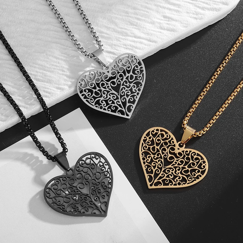 Exquisite Hollow Heart-Shaped Pattern Stainless Steel Pendant Necklace Fashionable Personalized Accessories Romantic Gift