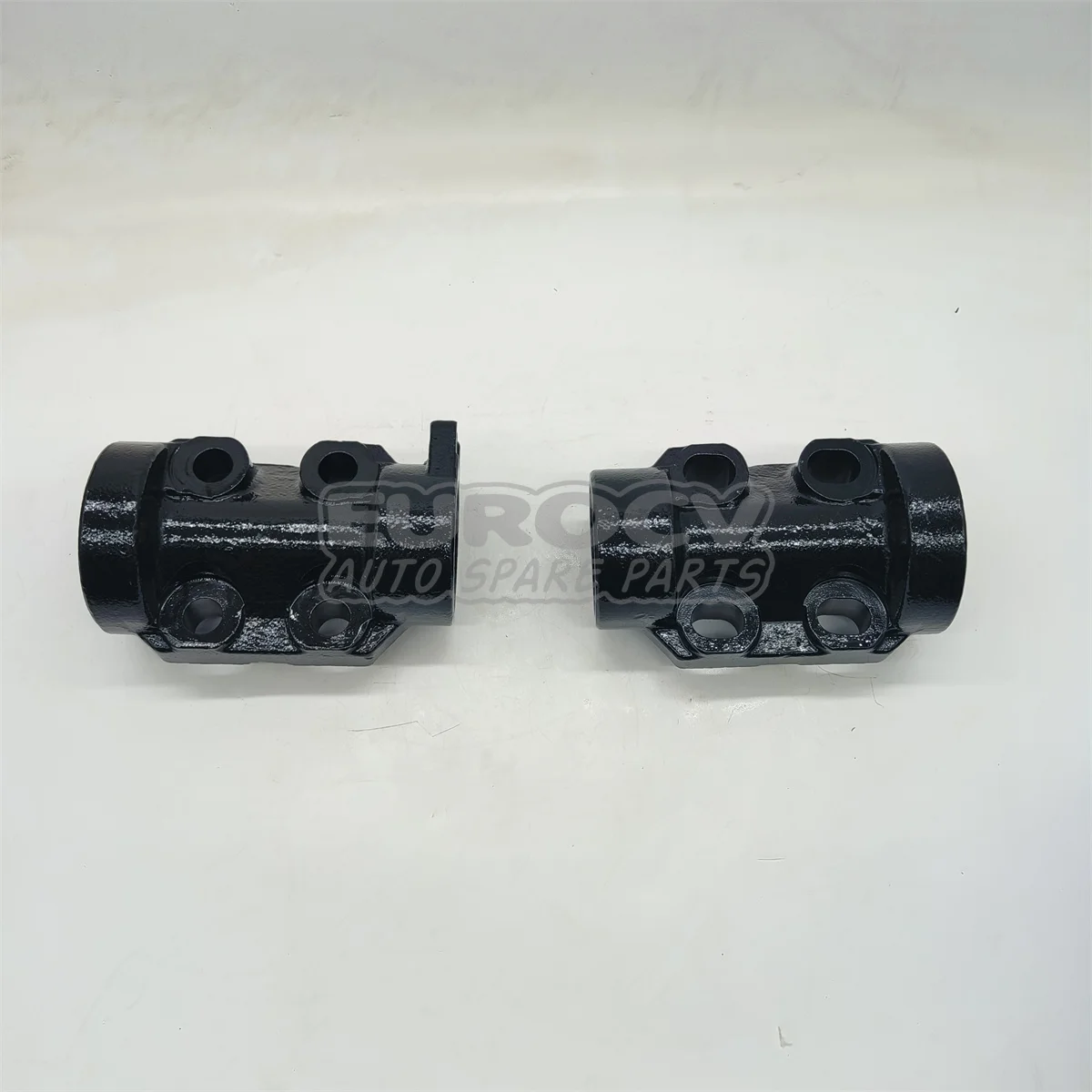 Spare Parts for Volvo Trucks VOE 21817833 + 21817834 Anti Roll Bar Bearing Housing Kit