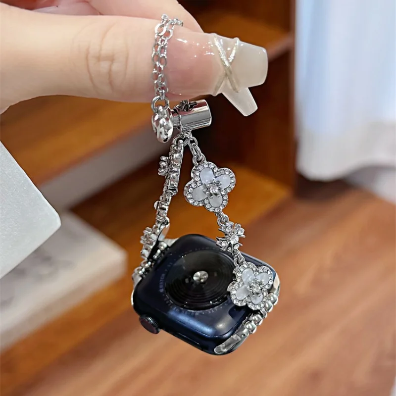 

Sparkling Clover Strap Compatible with iWatch Strap 38mm 40mm 41mm 42mm 44mm 45mm 49mm Fashion Strap