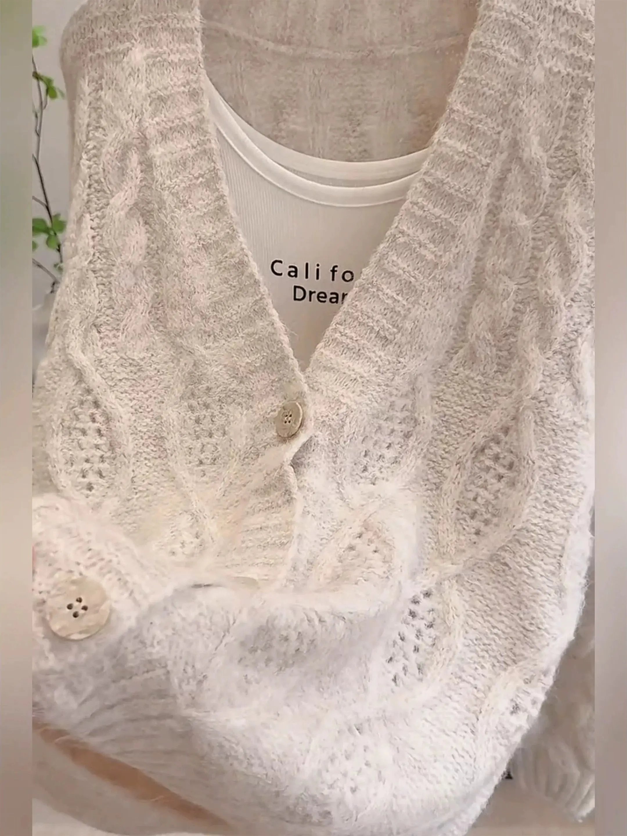 Large Size Lazy Style Beige Knitted Sweater Jacket Loose Fit Korean Fashion Women's Casual Wear V-Neck Warm Thickened Cardigan