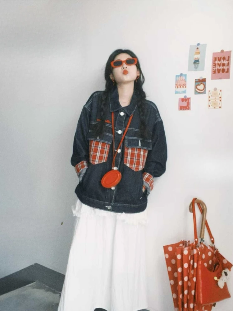 سترة أمريكية عتيقة من قماش الدنيم مع حواف منقوشة معطف ريترو مرقع للنساء عصري كاجوال كبير الحجم طراز التسعينيات