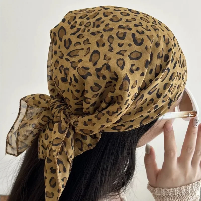 1/2 pçs retro leopardo impressão lenço quadrado para mulheres cetim borda fina lenços cabeça banda moda y2k senhora cabelo xale envoltório lenço