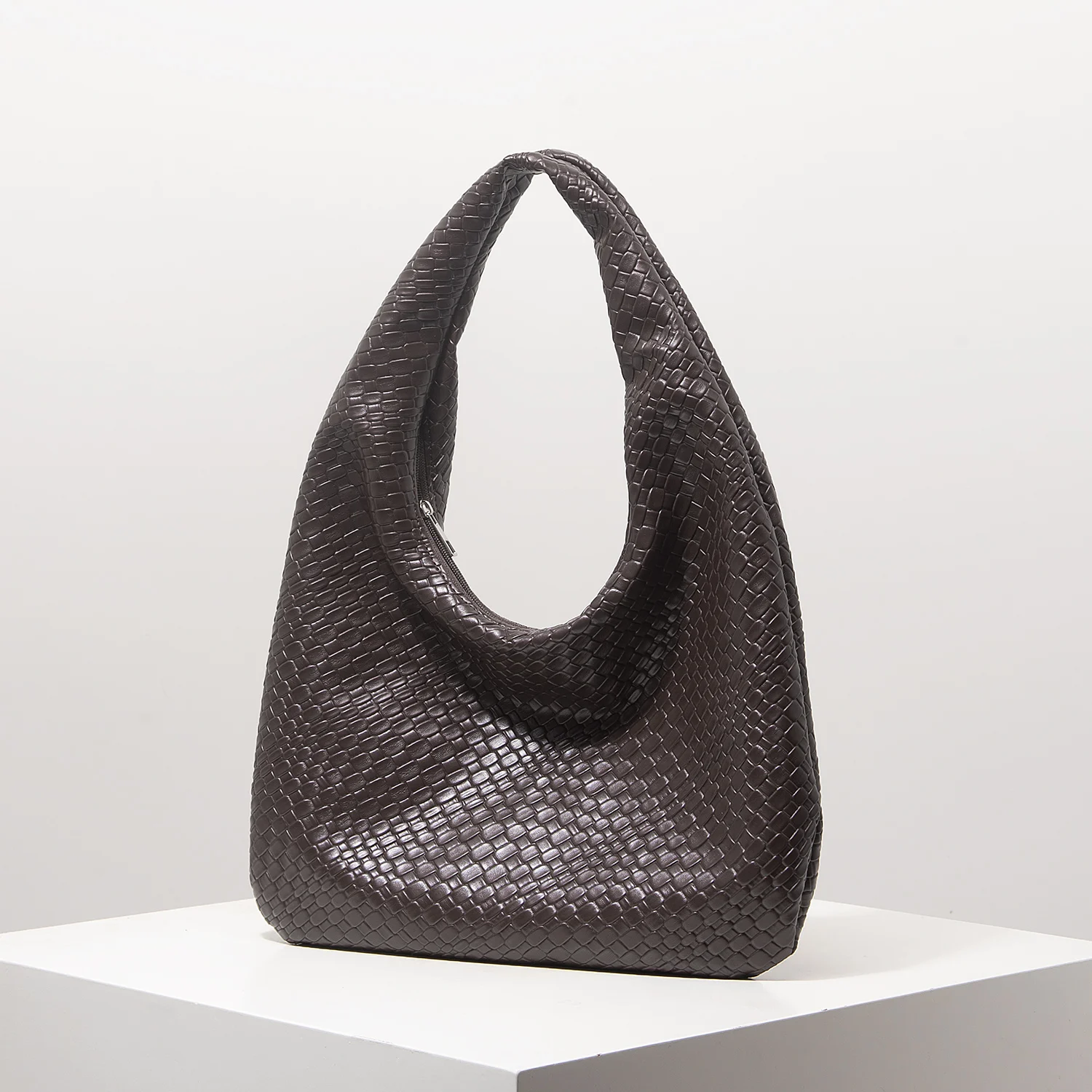 Vintage-Umhängetasche aus Kunstleder, Damenhandtasche, geräumige Tragetasche, Halbmond-Tasche, Tasche mit Reißverschluss, Alltagstasche für den Arbeitsweg (Muster zufällig). – Detail 26