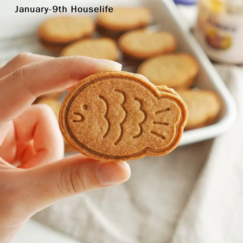 Cute Fish Shaped Cookie Cutter Plastic Biscuit Mold Embossing Stamp For DIY Baking Fondant Pastry Cake Decorating Tool