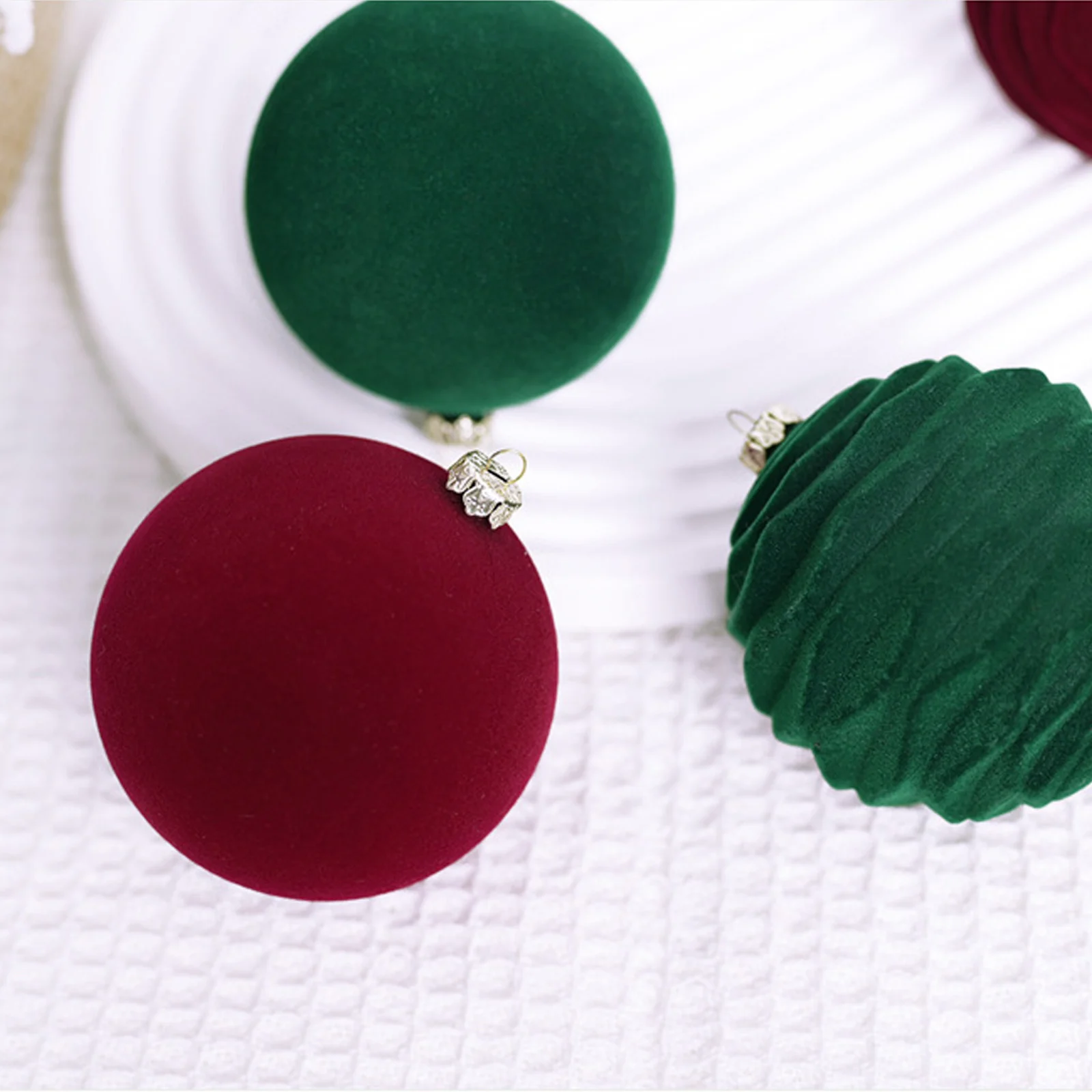 Plastic Bauble Elegant Luxurious Classic Christmas Ball Textured Tree Pendant 8cm Flocked Burgundy Dark Green Decoration New