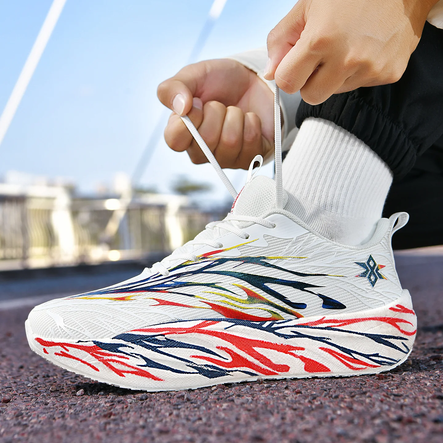 

Повседневные спортивные кроссовки для пар — легкая средняя подошва из попкорна и карбоновая пластина, модная универсальная обувь на мягкой подошве для студентов