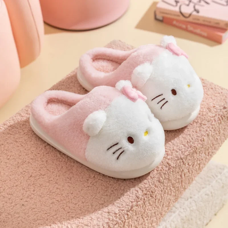 Sanrio Cinnamoroll dziecięce buty wyściełane bawełną kapcie śliczne grube dno ciepłe kapcie domowe Casual wygodne jesienno-zimowa