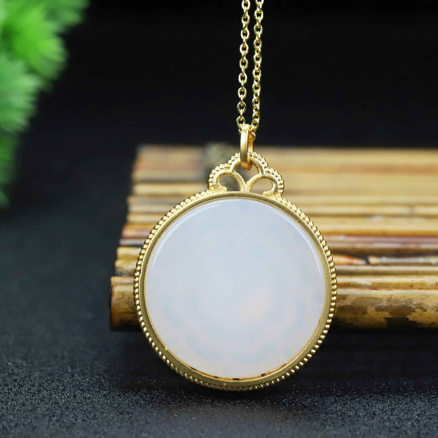 24k Gold Plated Copper White Agate Round Pendant Necklace Women Healing Gemstone Fine Jewelry Lucky Charms Amulets