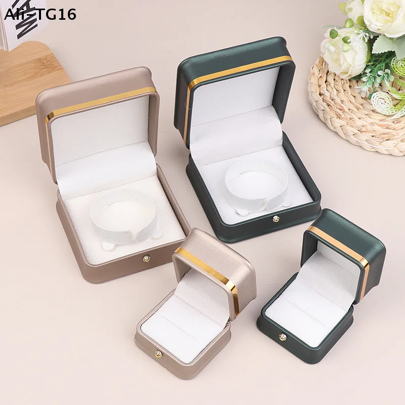 

Шкатулка для украшений из высококачественной кожи, подарочная коробка для колец, на День святого Валентина, День матери, День рождения