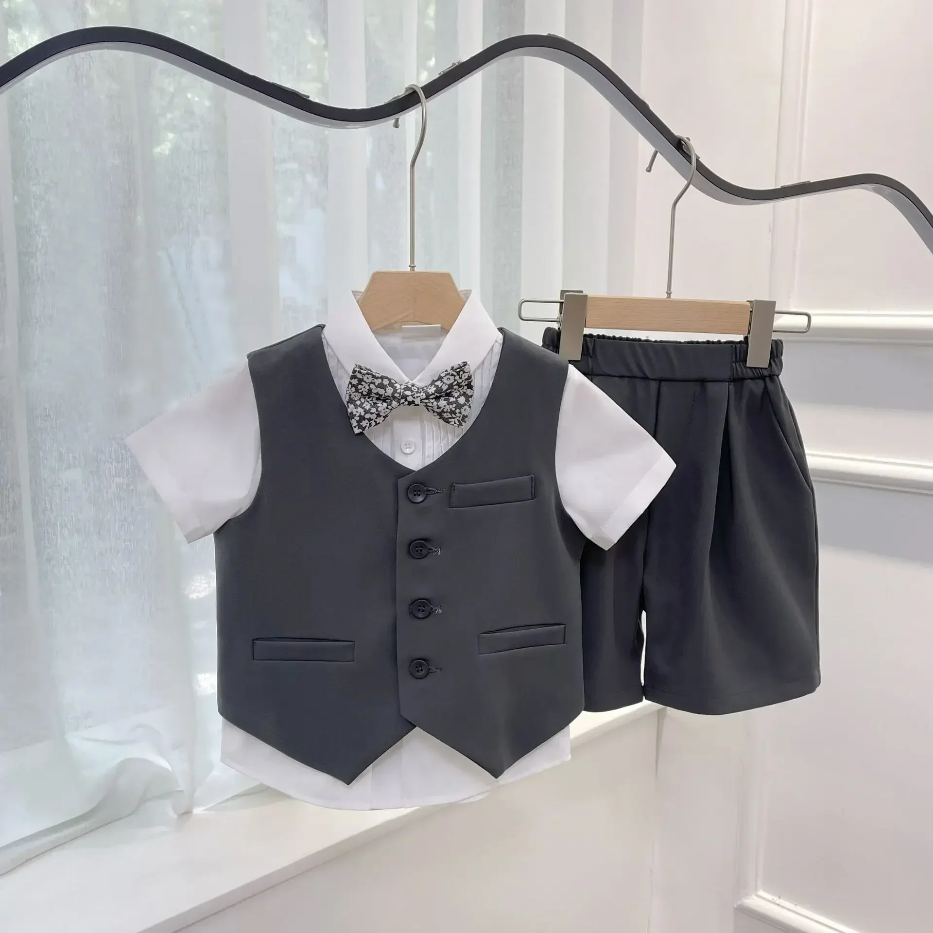 Suit for Boys Summer White Shirt Waistcoat Shorts 3-piece Children School Uniform Handsome Toddler Piano Performance Costume 6 Y