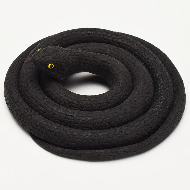 Weiches Gummispielzeug, Schlange, schwarze Simulationsschlange, realistischer Halloween-Gartenstreich, 80 cm Requisite, gefälschte Schlange, gruseliges, intimidierendes Streichspielzeug – Detail 5