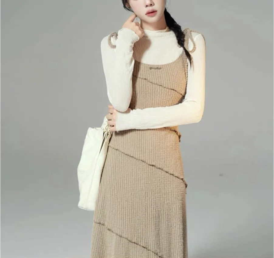 

Autumn and Winter New Slim and Fashionable Design Sense Sleeveless Hanging Strap Versatile Long sleeved T-shirt Dress Set