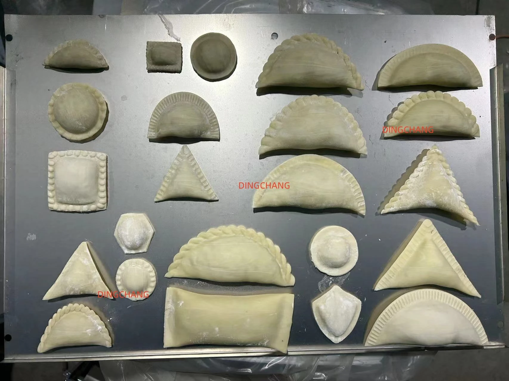 Big Size Empanada Ravioli Samosa Machine Fully Automatic Dumpling Making Machine Industrial Meat Pie Machine Maker for Sale