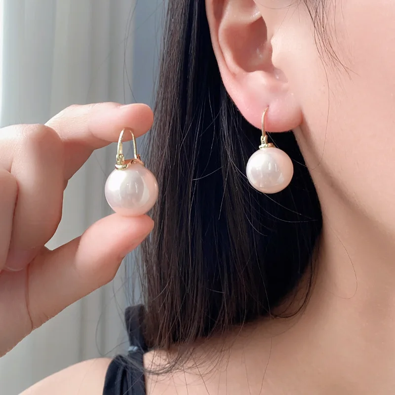 Minimalist Gold Silver Color Geometric Round Circle Pearl Ball Hoops Earrings Women Elegant Big Pearl Wedding Huggie Earrings