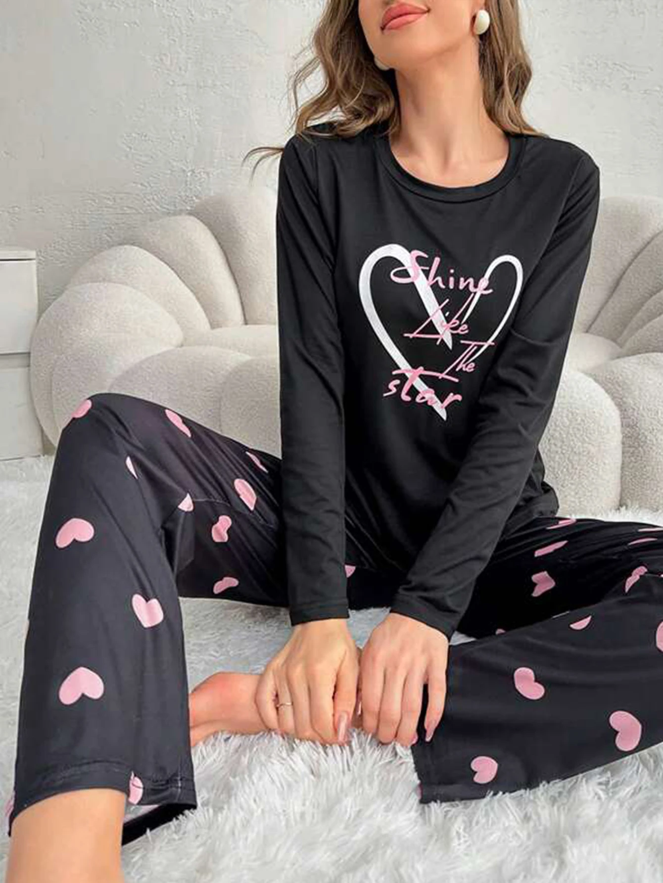 Women Pajamas Set Heart & Slogan Print Long Sleeve Round Neck Top Allover Heart Prints Elastic Pants Black Autumn Sleepwear