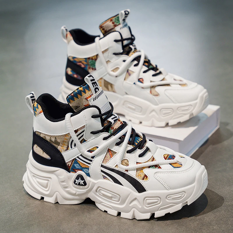 

New high-top casual sneakers, fashionable trendy sports shoes, popular men's shoes