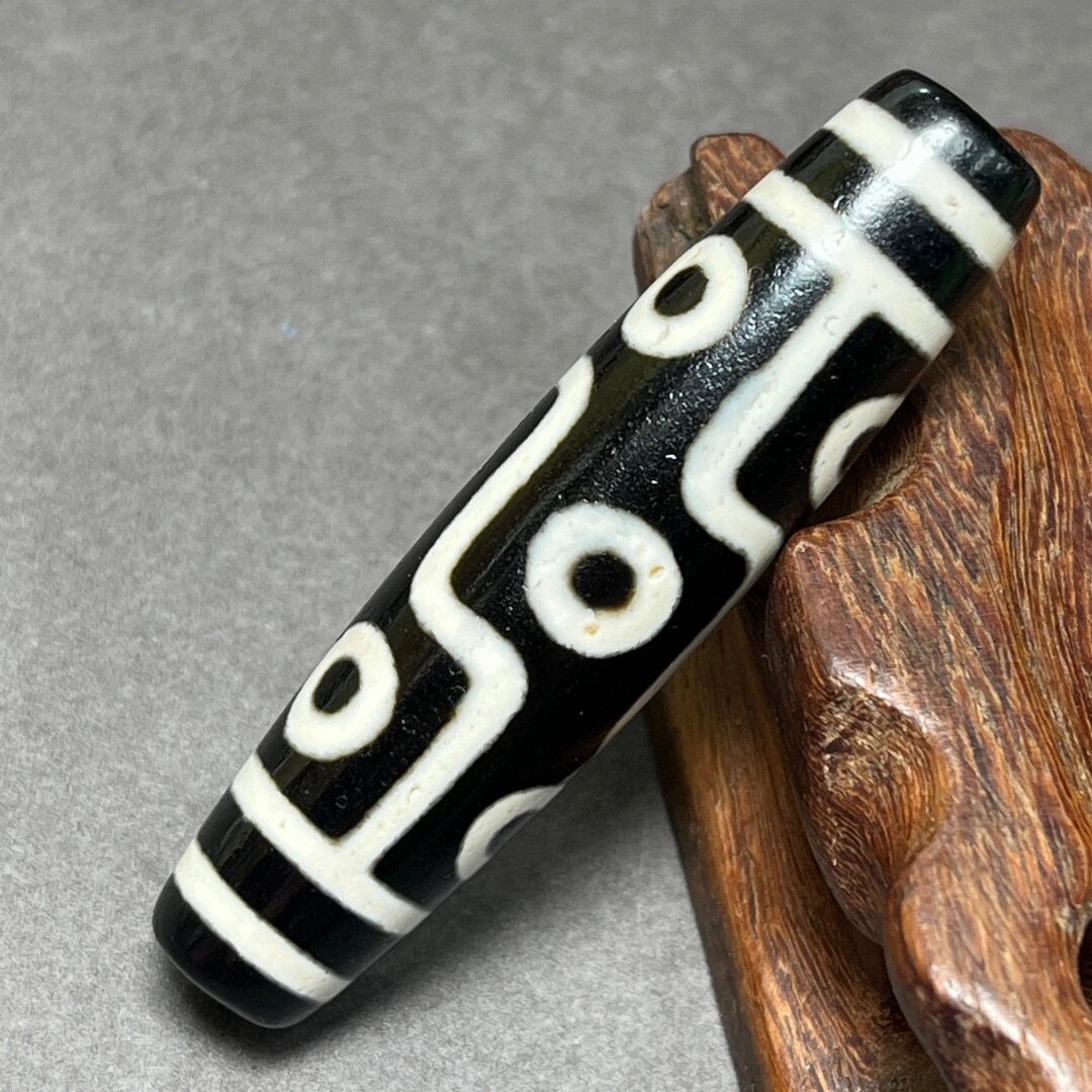 Return old materials, natural agate genuine weathered pattern high oil-coated pulp black and white nine-eye dzi bead pendant, on