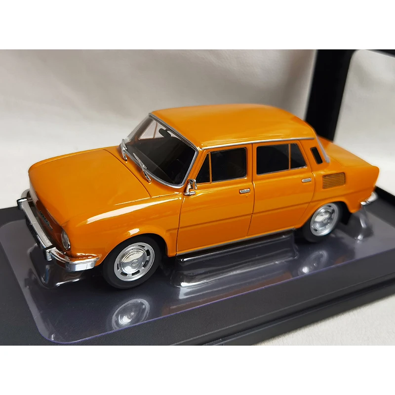 Diecast 1:24 Scale SKODA 100L Alloy Simulation Car Model Toy Collectible Ornaments