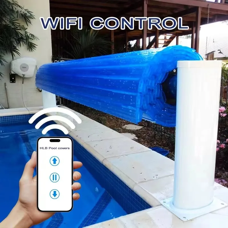 Cubierta automática y segura para piscinas exteriores, hecha de lamas rígidas de policarbonato, resistente y duradera.