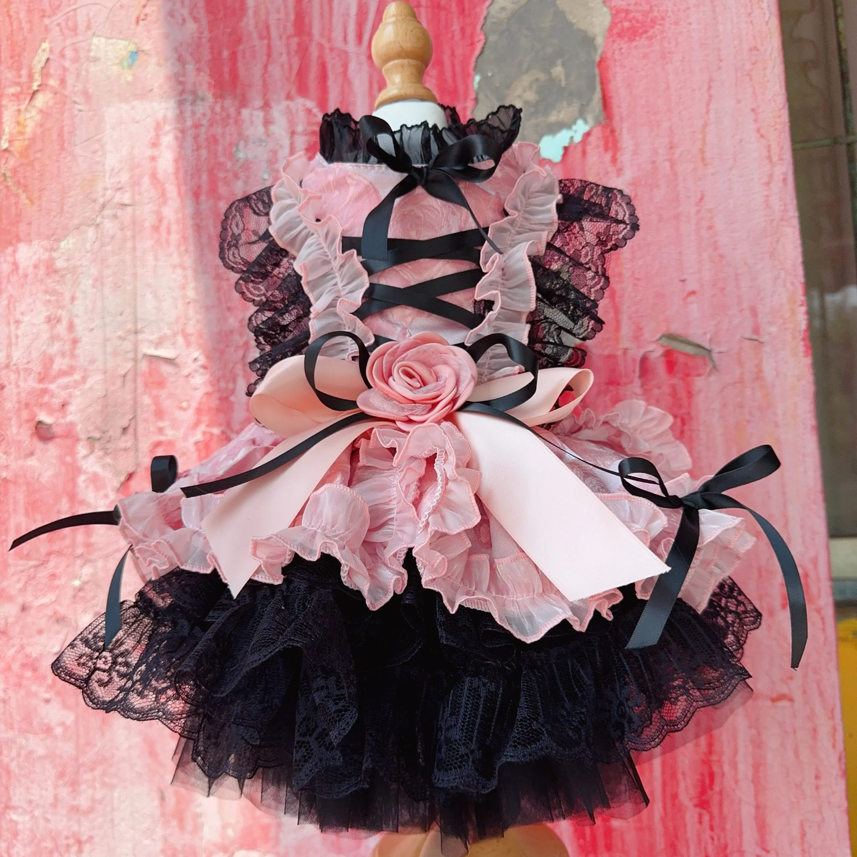 

Luxury Handmade Pet Dog Clothes Fine Fashion Black Pink Rose Flower Lace Party Princess Dress For Small Medium Dog Puppy Outfits
