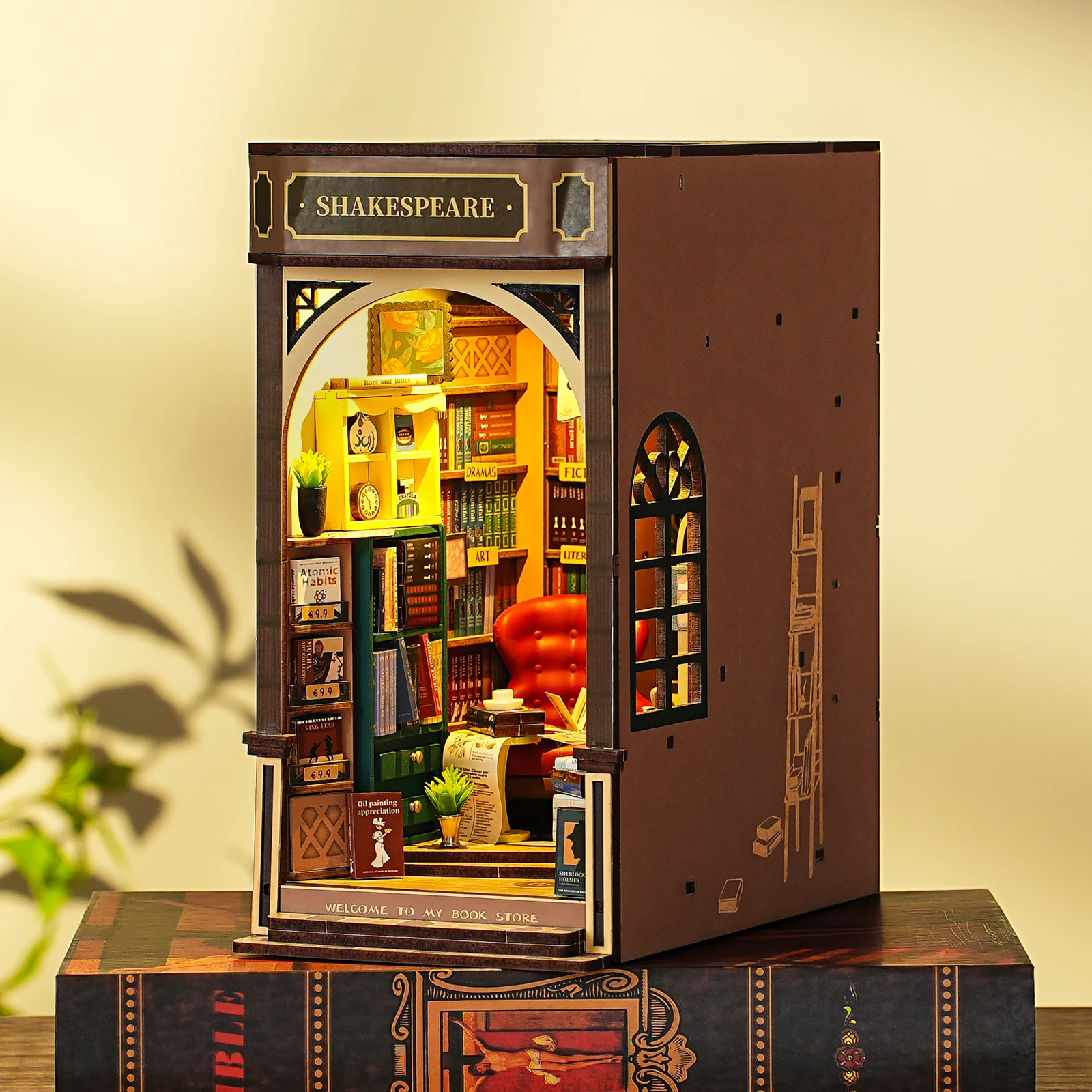 

Набор для сборки книжной полки Rolife DIY Book Nook Kit: 3D-пазл-модель книжного магазина с LED-подсветкой для декора книжной полки, подарок для любителей книг (для взрослых)