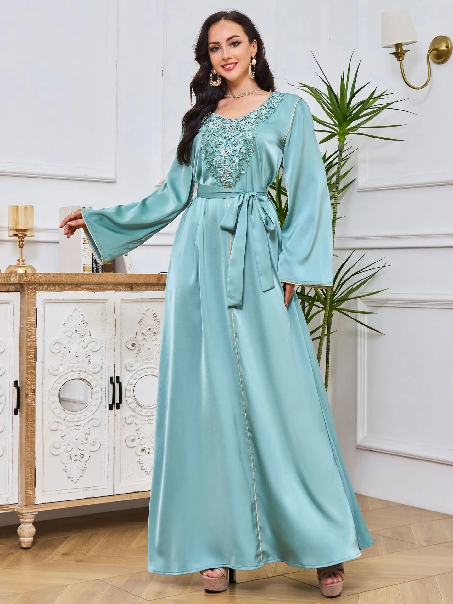 

Ramadan Luxury Islamic Abaya Middle Eastern Arab Apparel Muslim Women's Gown Fashion Beaded New Dubai Dress