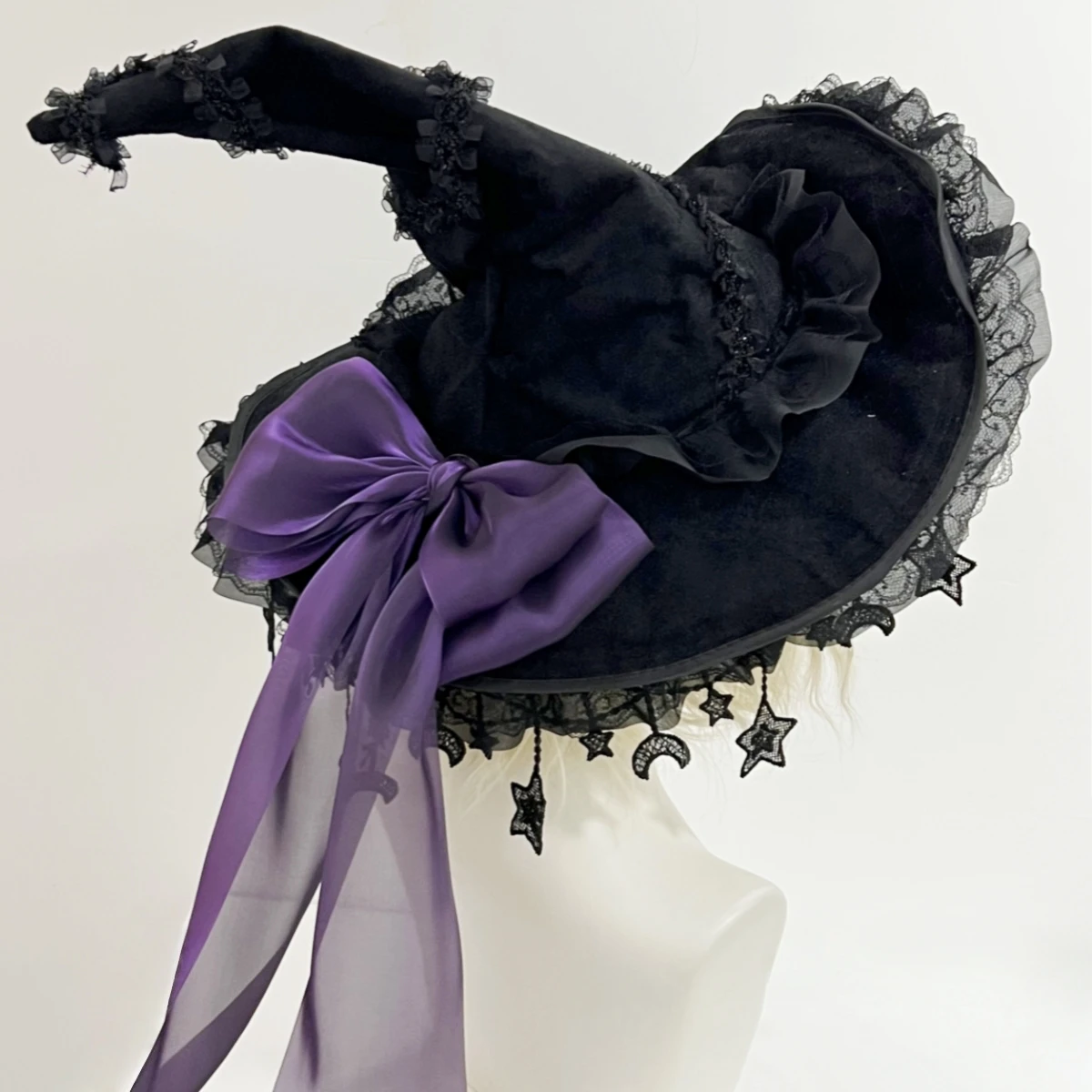 

Handmade Lace Velvet Witch Hat with Lace Trim and Moon Pendant for Halloween Costume Party Masquerade Cosplay Party Accessory