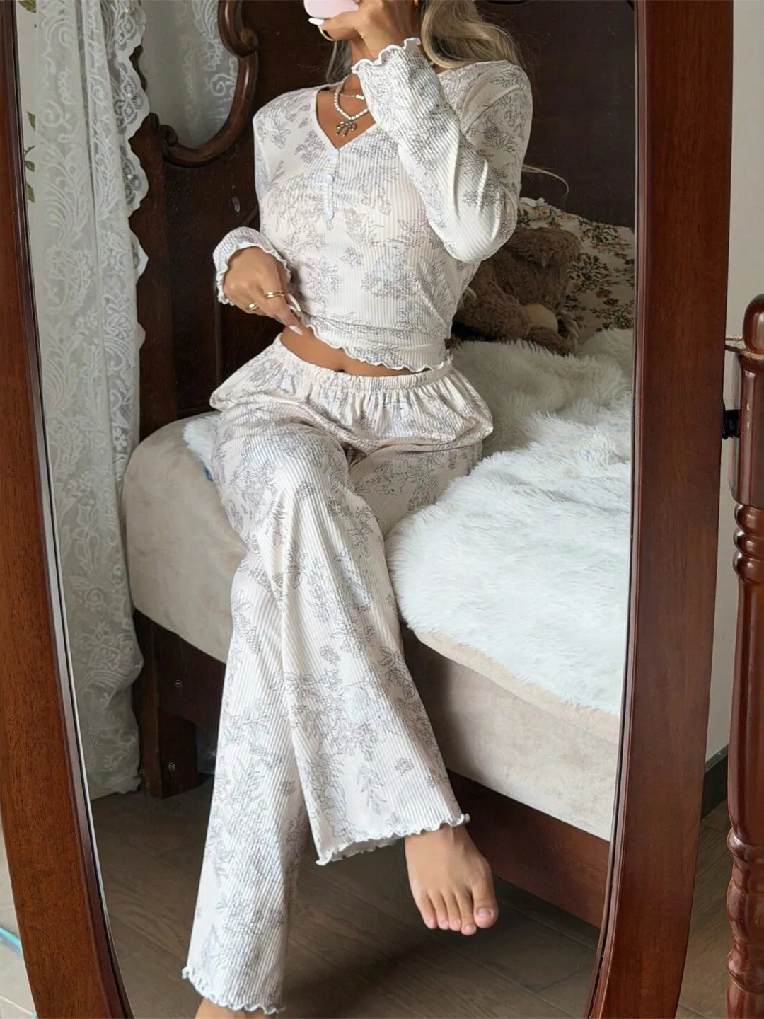 Printed Long Sleeve Long Pants Home Clothes Sleepwear Set Women Comfortable V-Neck Pullover Autumn Season Suitable for Outdoor