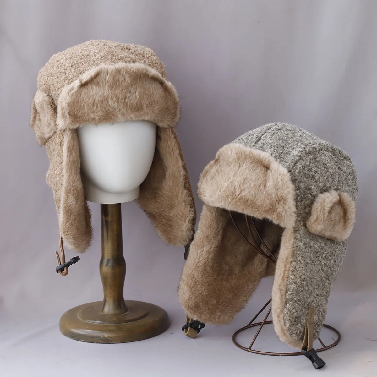 2025 nuovi Uomini Donne di Spessore Peluche Bomber Cappello Caldo Inverno Cappello Trapper Cappelli Russo Colbacco Berretti Da Neve Paraorecchie Cofano