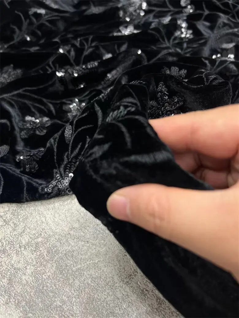 New Black Bottom Heavy Embroidery Sequins Embroidered Silk Velvet Fabric High-End Outfit Top Vest Clothing Fabric