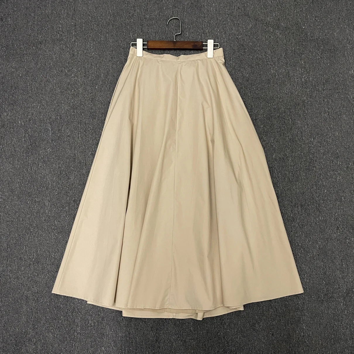 Dave&Di Minimalist Fashion Ladies Khaki Solid Color Long Sleeved Shirt A-line Midi Skirt Two Pieces Sets Women